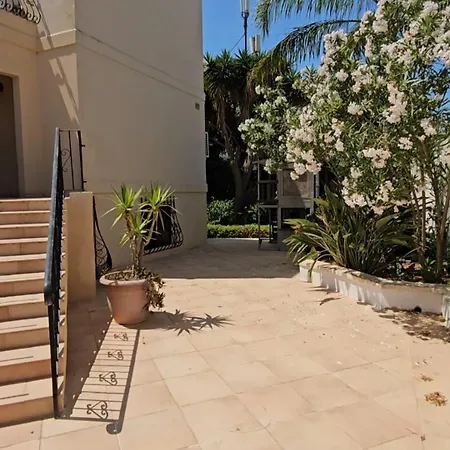 Elegant With Swimming Pool *