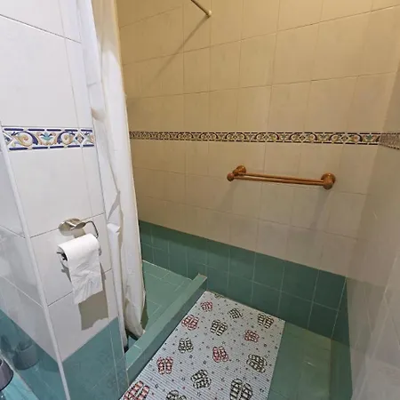 Vilă Elegant With Swimming Pool Is-Swieqi