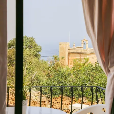 Elegant With Swimming Pool Is-Swieqi