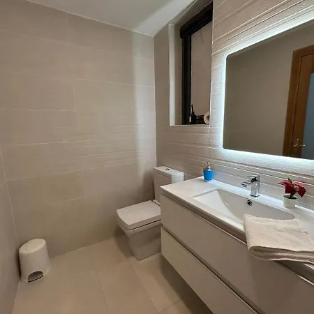 Elegant With Swimming Pool Is-Swieqi