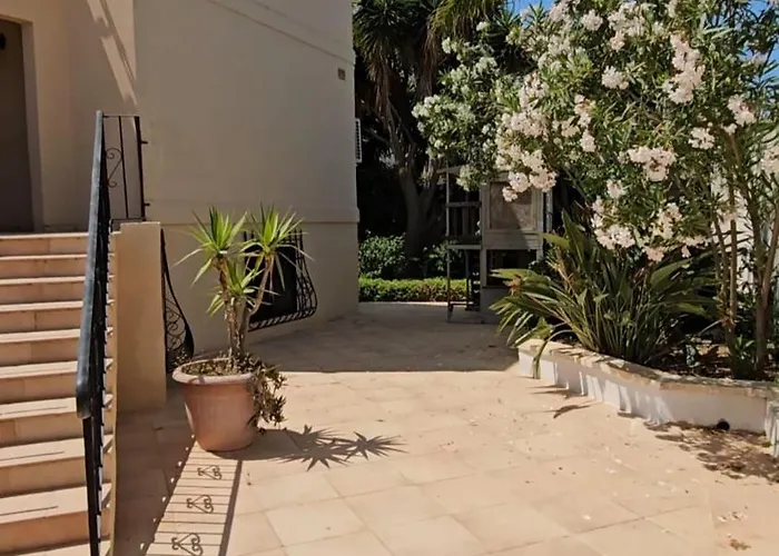 Elegant With Swimming Pool *