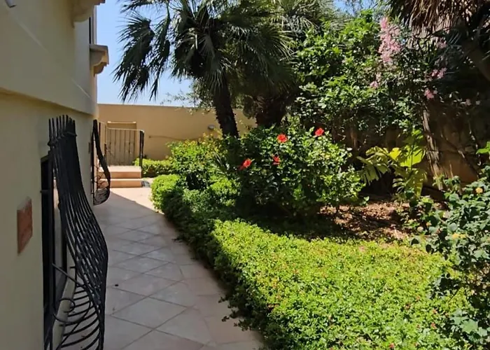 Elegant With Swimming Pool Is-Swieqi